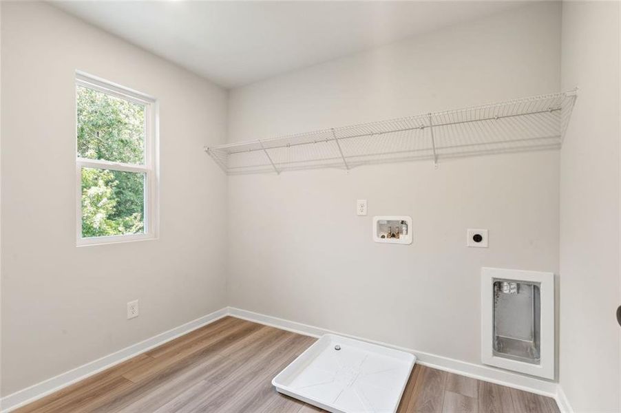Spacious, unfurnished interior of a new home in Windsong Estates, McDonough (Image 16).