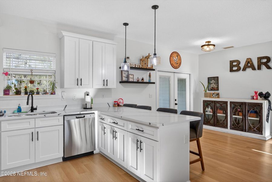 Furnished interior view inside a new home in , Middleburg (Image 10).