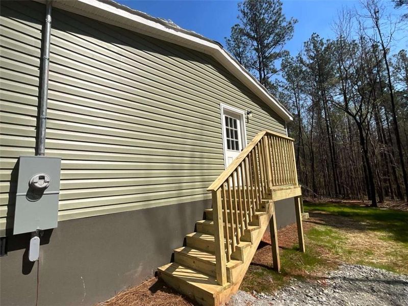 Exterior details and patio area of a home in , Eatonton (Image 27).
