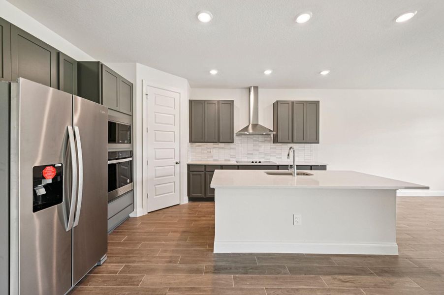 2D floor plan layout of this home in Hampton Park - Signature Series, Vero Beach, FL (Image 2).