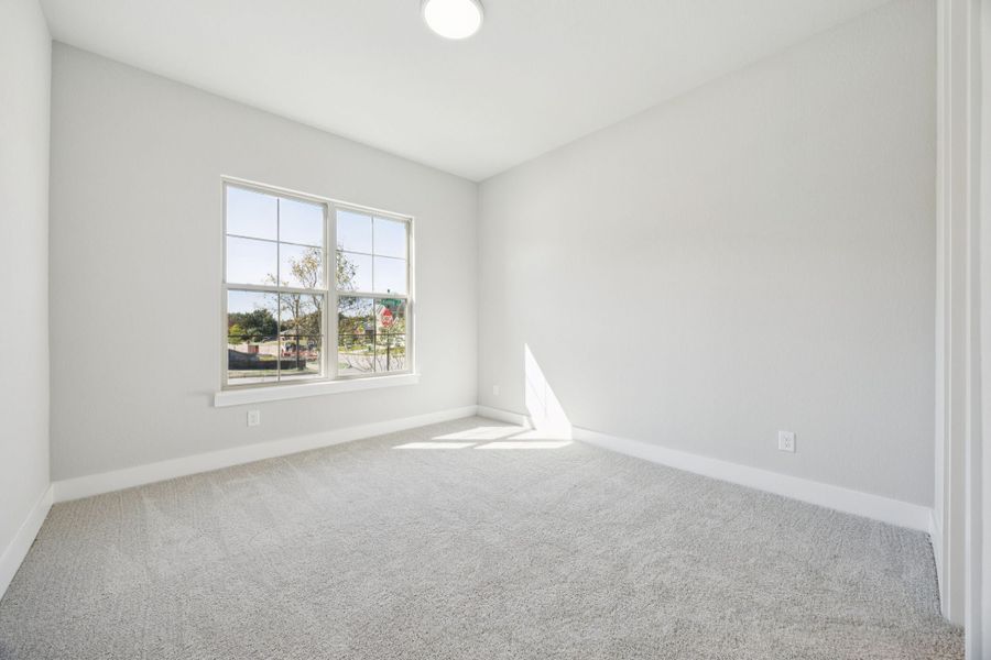 Spacious, unfurnished interior of a new home in Painted Tree Lakeside, McKinney (Image 26).