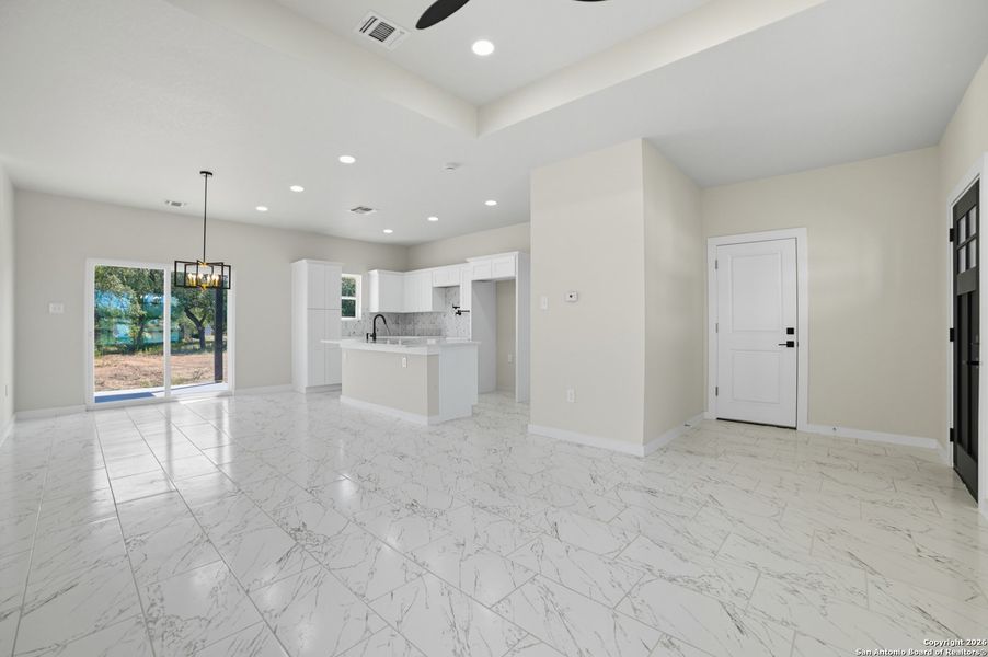 Spacious, unfurnished interior of a new home in , Atascosa (Image 19).