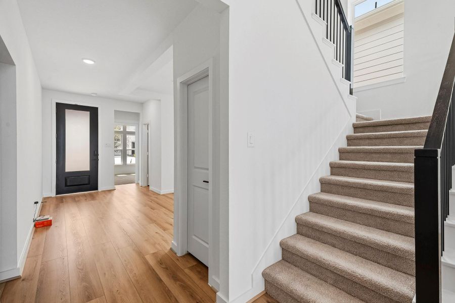 Spacious, unfurnished interior of a new home in Bridgeland 45', 50', 70', Cypress (Image 11).