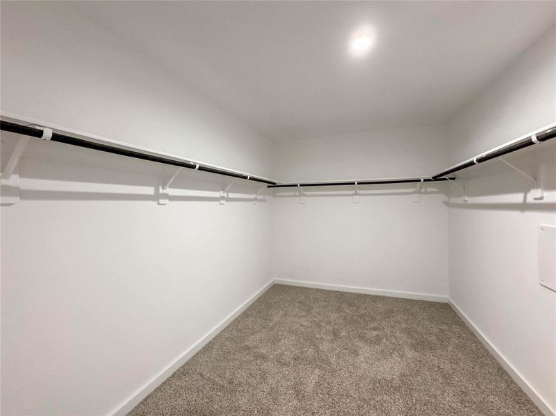 Spacious, unfurnished interior of a new home in , Houston (Image 33).