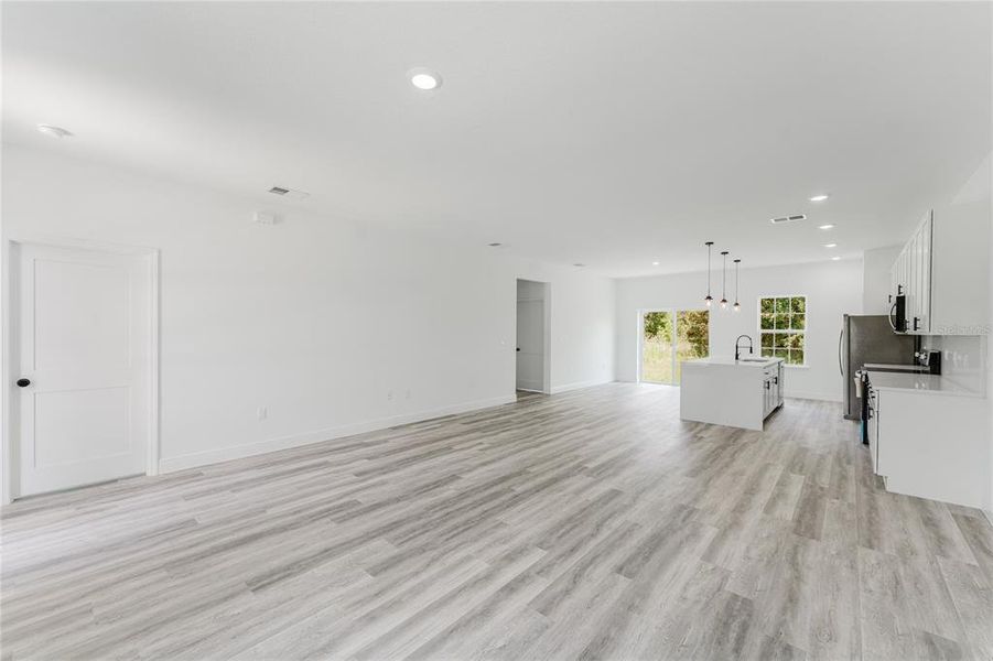 Spacious, unfurnished interior of a new home in , Ocala (Image 3).