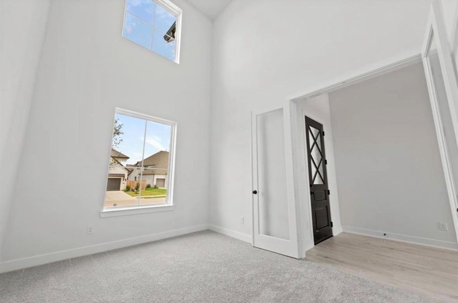 Spacious, unfurnished interior of a new home in Candela, Richmond (Image 19).