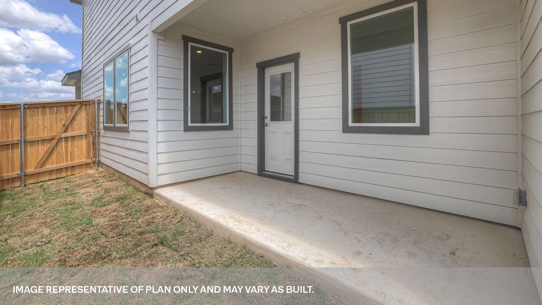 Representative exterior details of a home built from the The Lyndon by D.R. Horton in Mayfair, New Braunfels (Image 3).