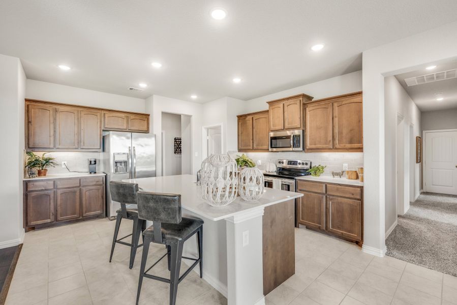 Furnished interior view inside a new home in Oak Valley, Terrell (Image 20).