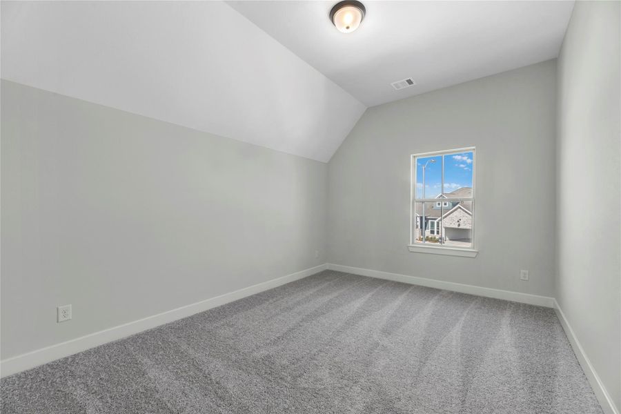 Spacious, unfurnished interior of a new home in Fulshear Lakes - 60', Fulshear (Image 15). Spacious, unfurnished interior of a new home in Fulshear Lakes - 60', Fulshear (Image 15).