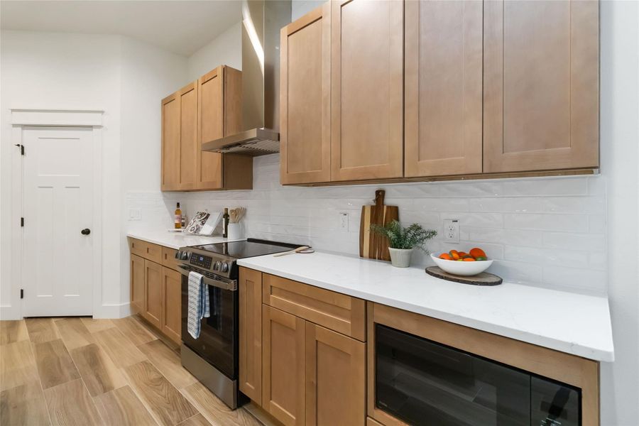 Built in microwave, Viking vent hood and Wifi enabled electric range Built in microwave, Viking vent hood and Wifi enabled electric range