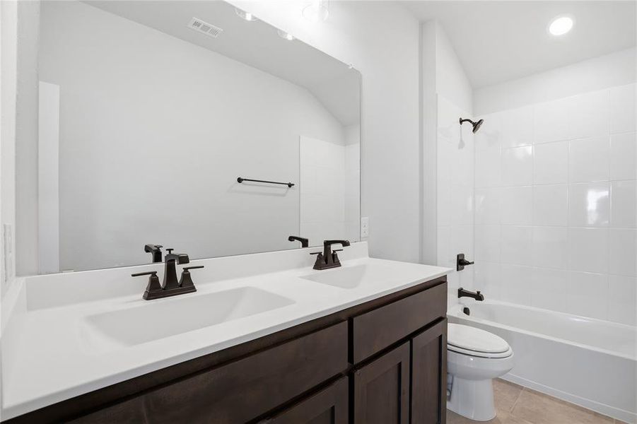 Close-up of interior finishes inside a home in Talon Hills, Fort Worth (Image 18).