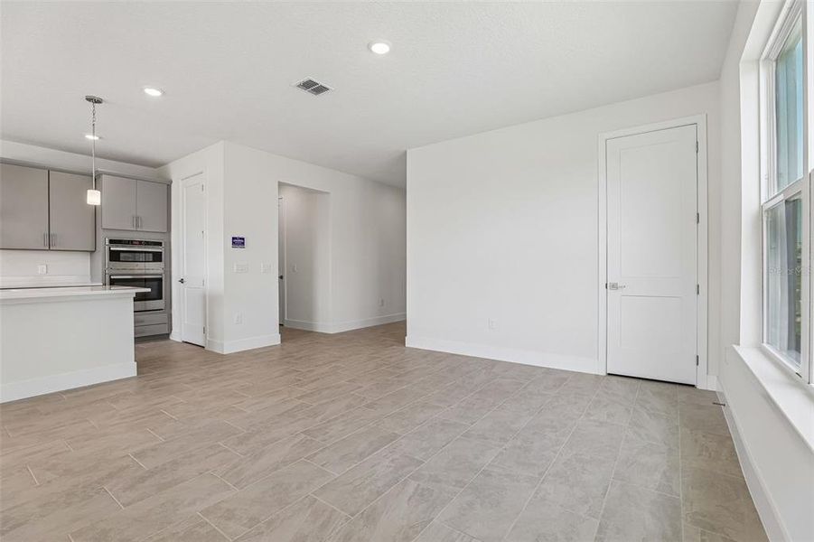 Spacious, unfurnished interior of a new home in Lakeside at Satilla, St. Cloud (Image 21). Spacious, unfurnished interior of a new home in Lakeside at Satilla, St. Cloud (Image 21).