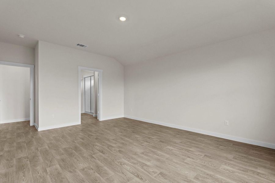 Spacious, unfurnished interior of a new home in Hartland Ranch, Lockhart (Image 24).