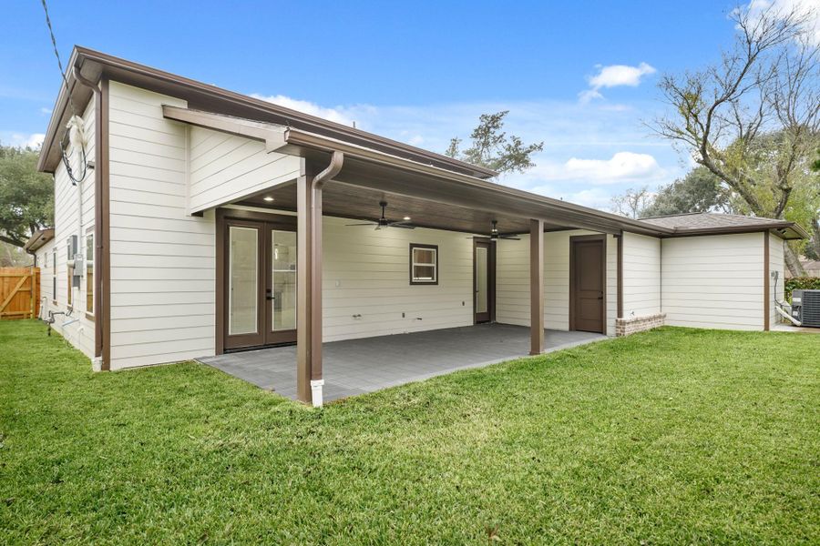 Exterior details and patio area of a home in , Houston (Image 25).