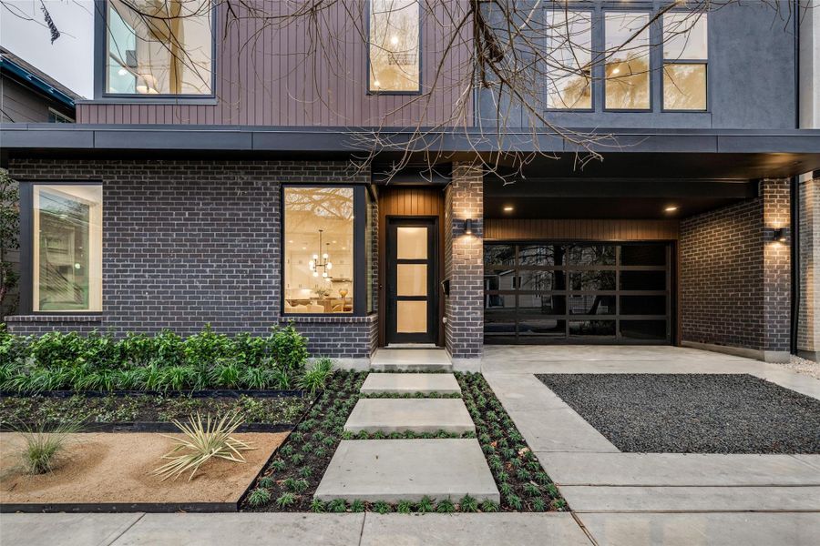 Mazzarino is the 2023 Custom Builder of the Year by GHBA. Built-in the heart of Houston, Montrose, this residence features all of the high-end finishes you’ve come to expect from Mazzarino. A balance of luxury & modern-day living. This new luxury, energy-efficient home features 1st-floor living, kitchen wine bar, game room with dry bar & wine ref, and a private driveway. Finishes include natural stone/granite counters, Fisher Paykel appliances, a luxurious primary closet, engineered wood floors & more!