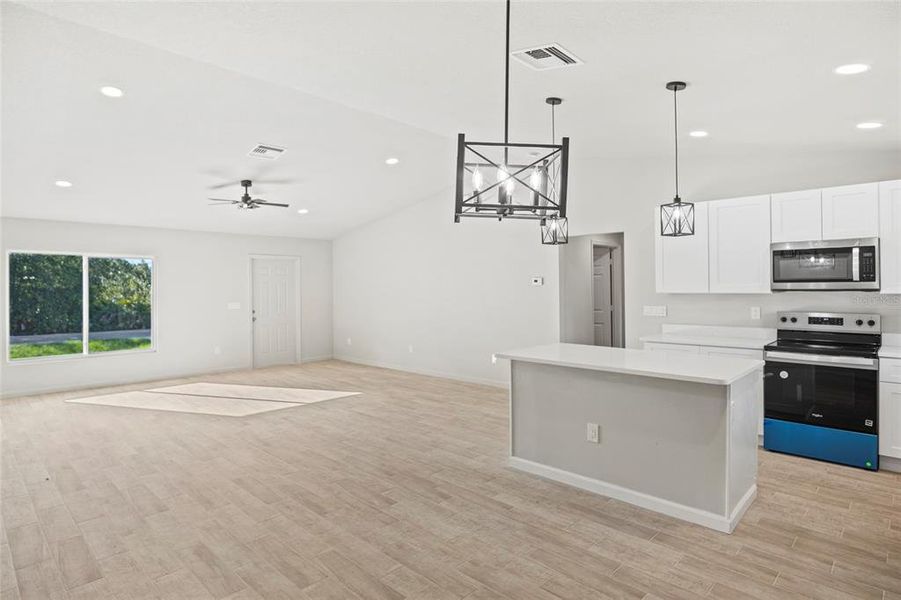 Spacious, unfurnished interior of a new home in , Okeechobee (Image 17).