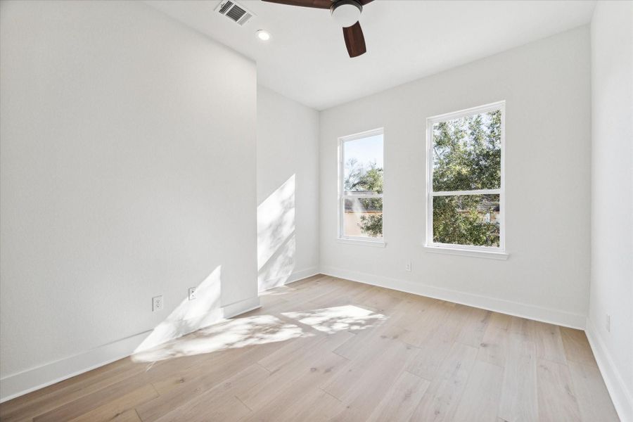 Spacious, unfurnished interior of a new home in , Houston (Image 17).