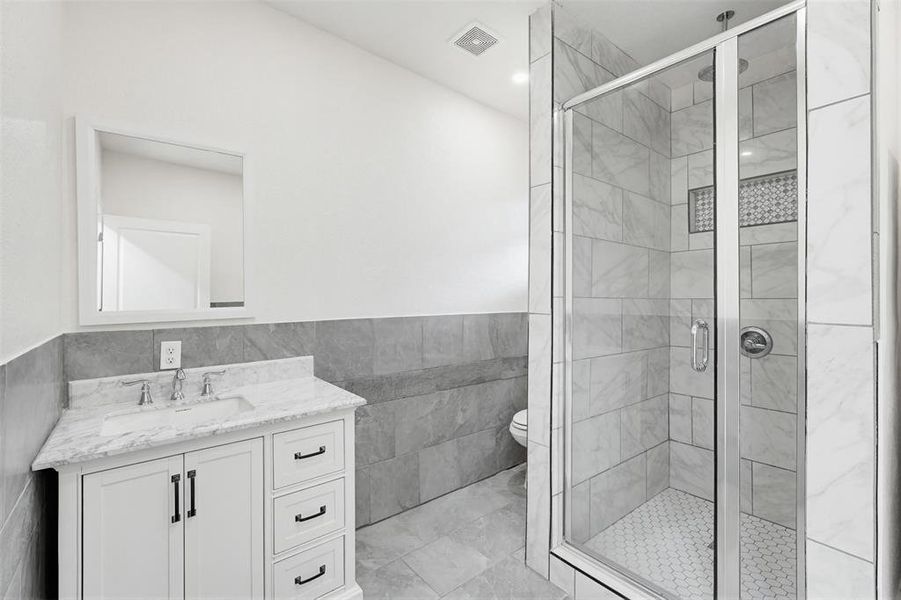 Furnished interior view inside a new home in , Fort Worth (Image 9).