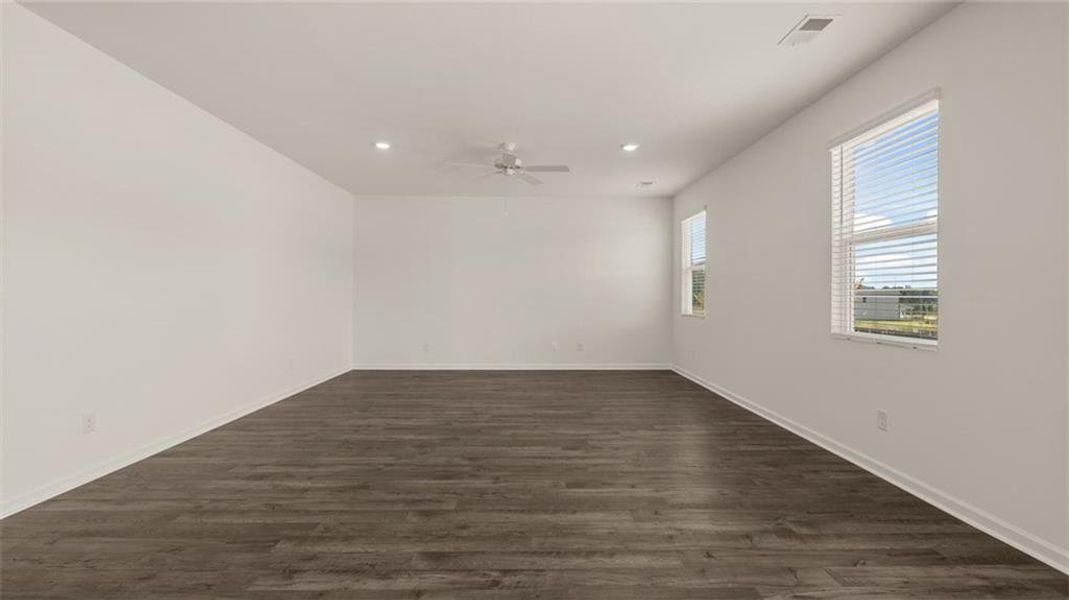 Spacious, unfurnished interior of a new home in Oakchase at Hampton, Hampton (Image 26).