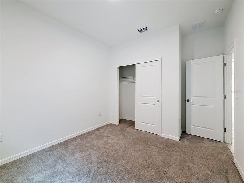 Spacious, unfurnished interior of a new home in , Mascotte (Image 18).