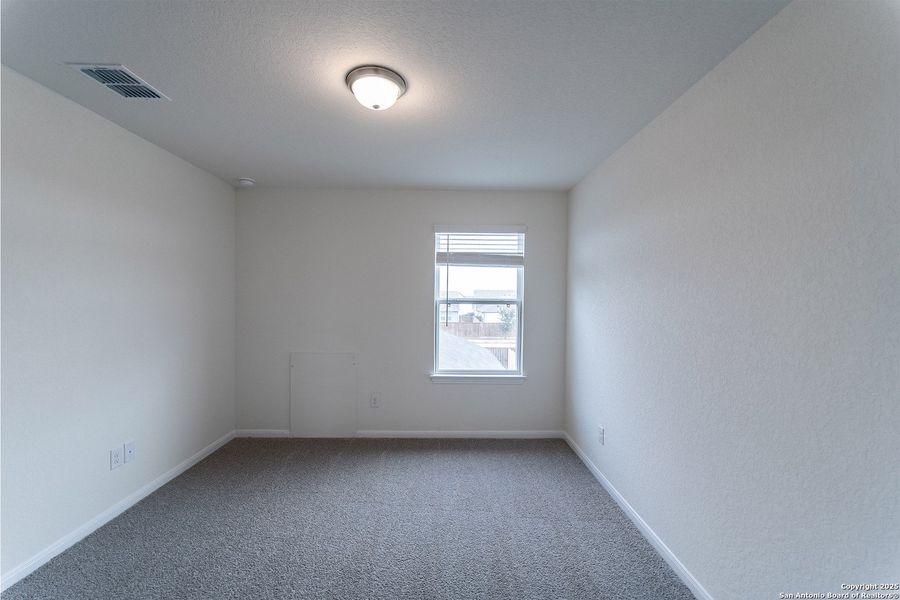 Spacious, unfurnished interior of a new home in Swenson Heights, Seguin (Image 17).