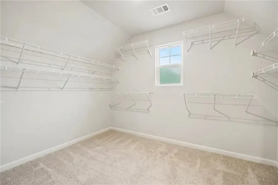 Spacious, unfurnished interior of a new home in , Dallas (Image 19).