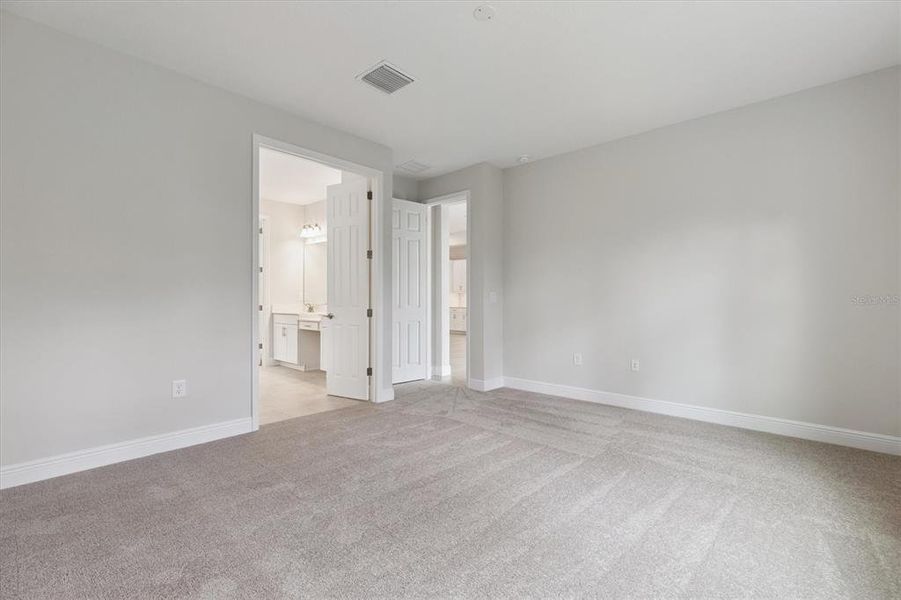 Spacious, unfurnished interior of a new home in Caldera, Spring Hill (Image 27).