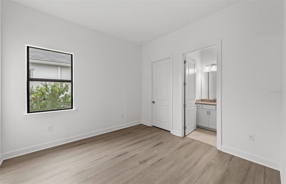 Spacious, unfurnished interior of a new home in Del Webb Catalina, Lakewood Ranch (Image 20).