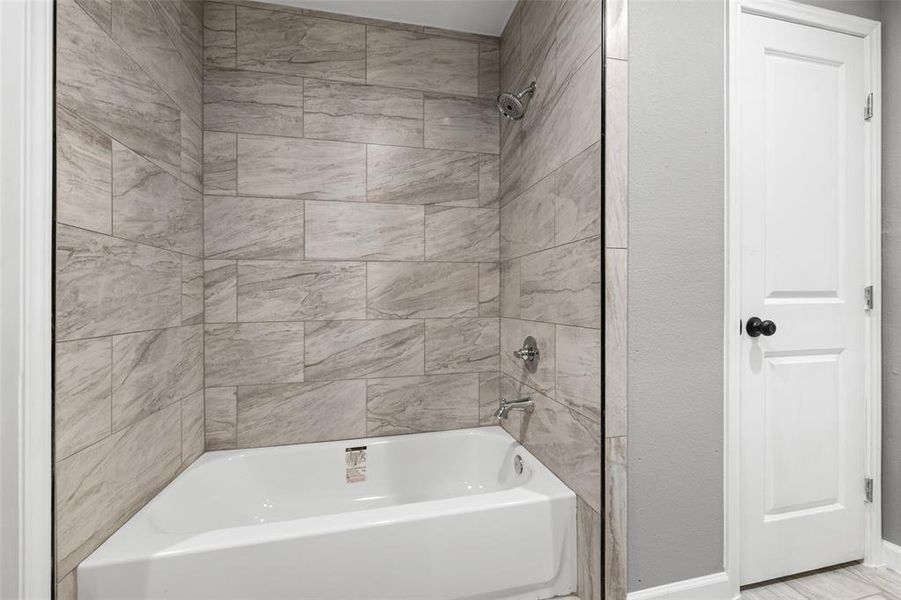 Furnished interior view inside a new home in , Fort Worth (Image 7).