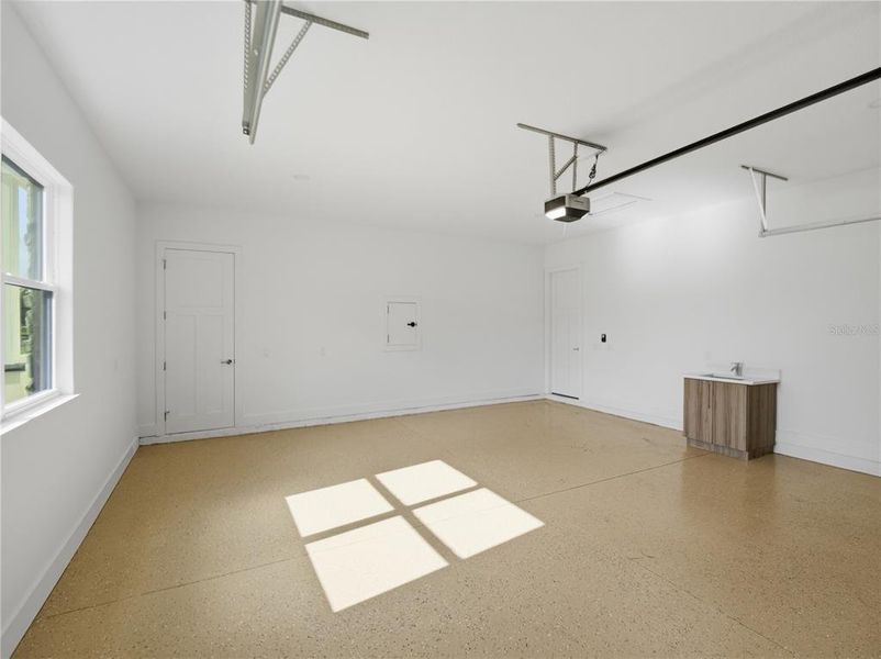 Spacious, unfurnished interior of a new home in , St. Cloud (Image 29).