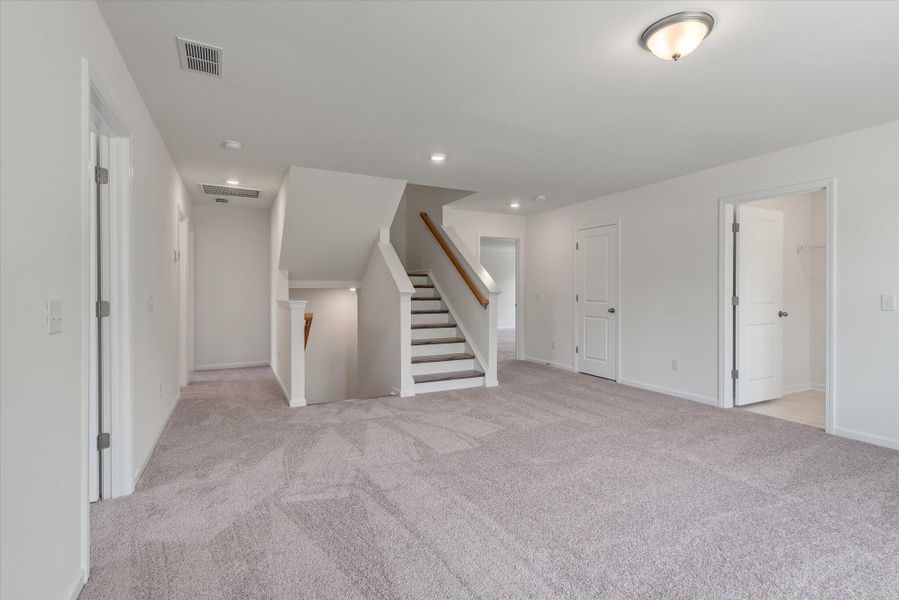 Spacious, unfurnished interior of a new home in Parker's Preserve, Ridgeville (Image 47).