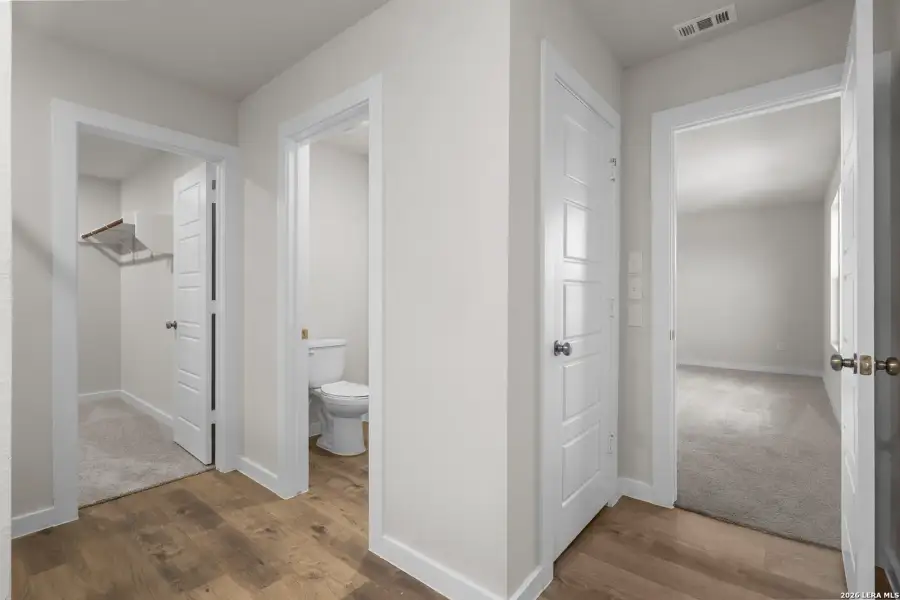 Spacious, unfurnished interior of a new home in Summerlin, San Antonio (Image 20).