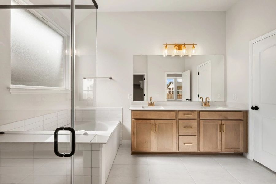 Furnished interior view inside a new home in Berry Creek Highlands, Georgetown (Image 15).