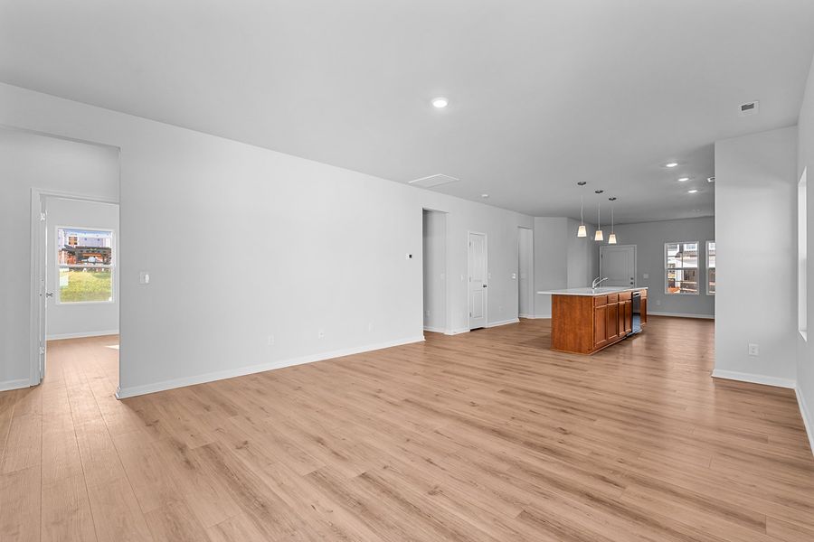 Spacious, unfurnished interior of a new home in Hanes Lake, Winston-Salem (Image 28).