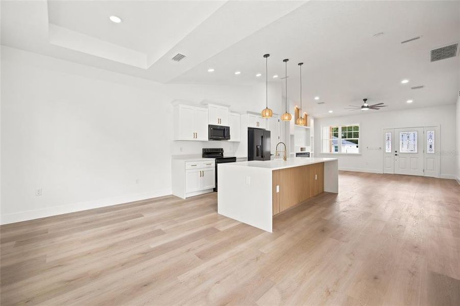 Furnished interior view inside a new home in , Dunnellon (Image 10).