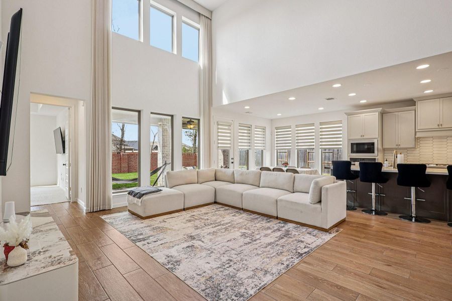 Furnished interior view inside a new home in Sienna, Missouri City (Image 33).