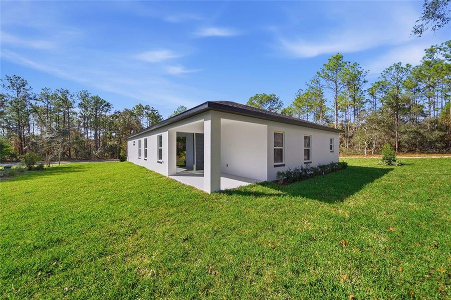 Exterior details and patio area of a home in , Homosassa (Image 20).