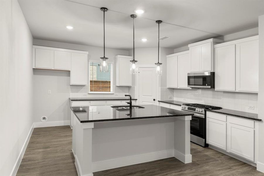 09. 1921 Sapphire - Kitchen (2) 09. 1921 Sapphire - Kitchen (2)