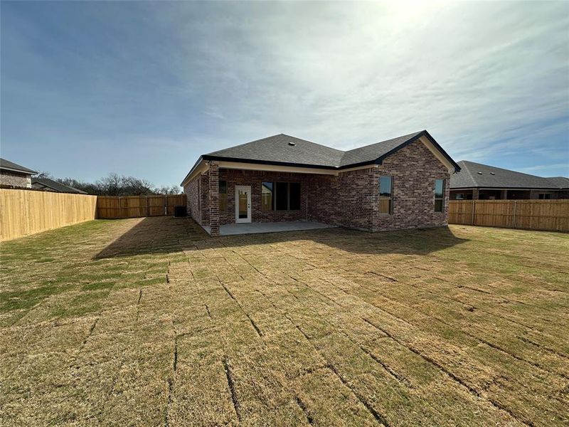 Exterior details and patio area of a home in , Lorena (Image 3).
