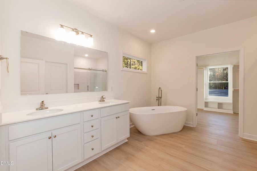 Primary Bath 01 (14)