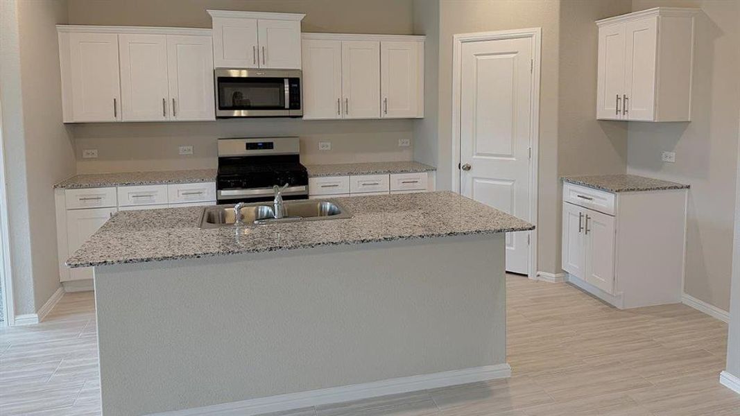 Furnished interior view inside a new home in Highlands at Chapel Creek, Fort Worth (Image 5). Furnished interior view inside a new home in Highlands at Chapel Creek, Fort Worth (Image 5).