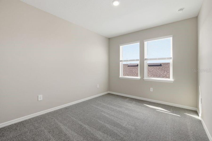 Spacious, unfurnished interior of a new home in Indigo Creek, Apollo Beach (Image 25).