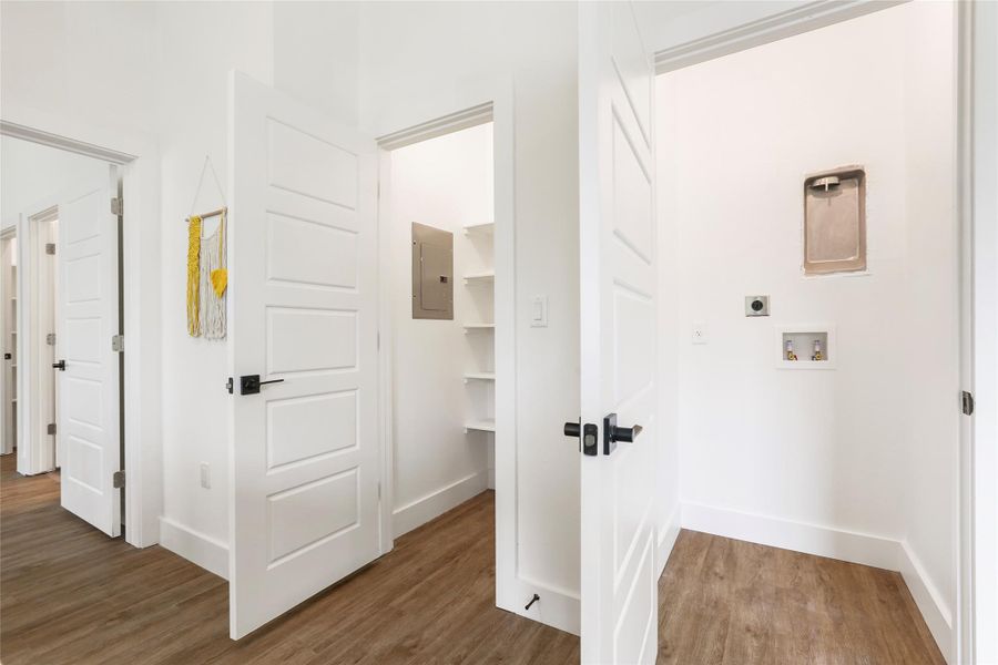 Spacious, unfurnished interior of a new home in East Grove Condominiums, Austin (Image 14). Spacious, unfurnished interior of a new home in East Grove Condominiums, Austin (Image 14).