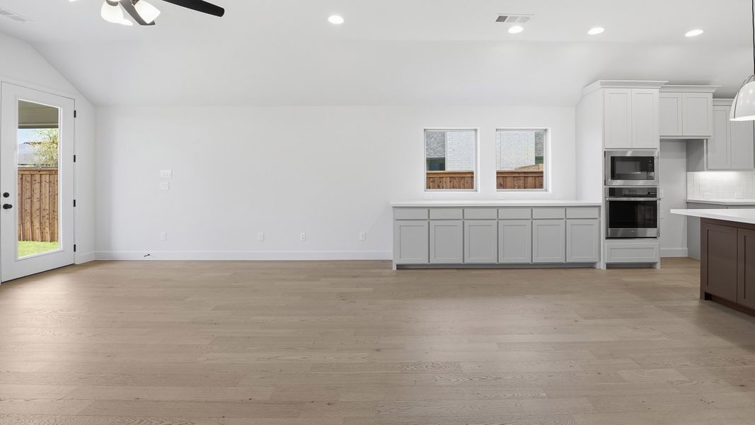 Spacious, unfurnished interior of a new home in Mosaic, Celina (Image 20). Spacious, unfurnished interior of a new home in Mosaic, Celina (Image 20).