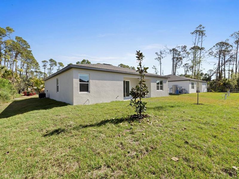 Exterior details and patio area of a home in , Punta Gorda (Image 4).