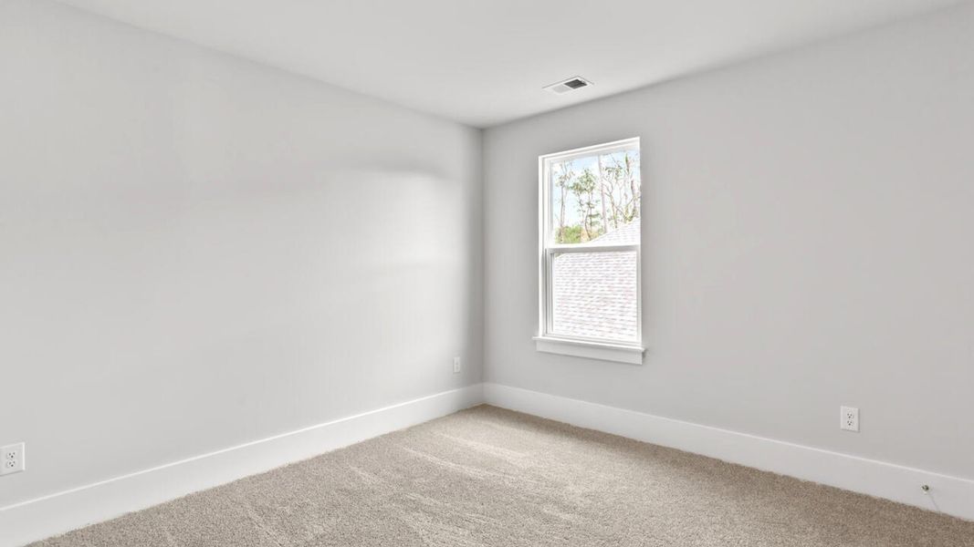 Spacious, unfurnished interior of a new home in Rolling Hills, Bolivia (Image 25).