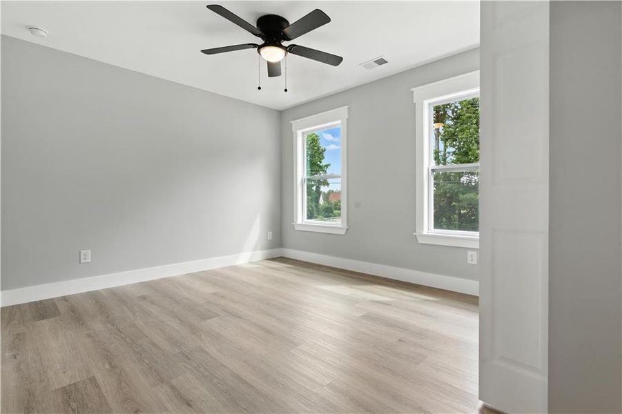 Spacious, unfurnished interior of a new home in , Dallas (Image 20).