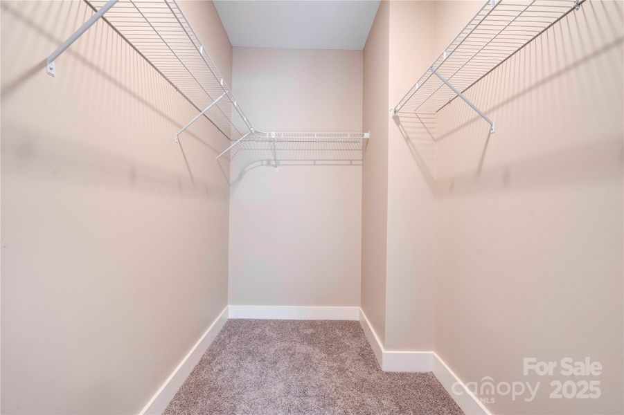 Spacious, unfurnished interior of a new home in , Kings Mountain (Image 22).