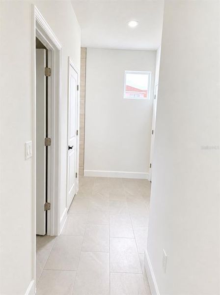Spacious, unfurnished interior of a new home in , Kissimmee (Image 12).
