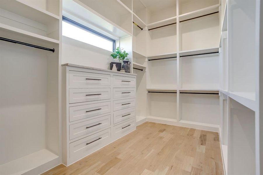 Spacious, unfurnished interior of a new home in , Weatherford (Image 24).